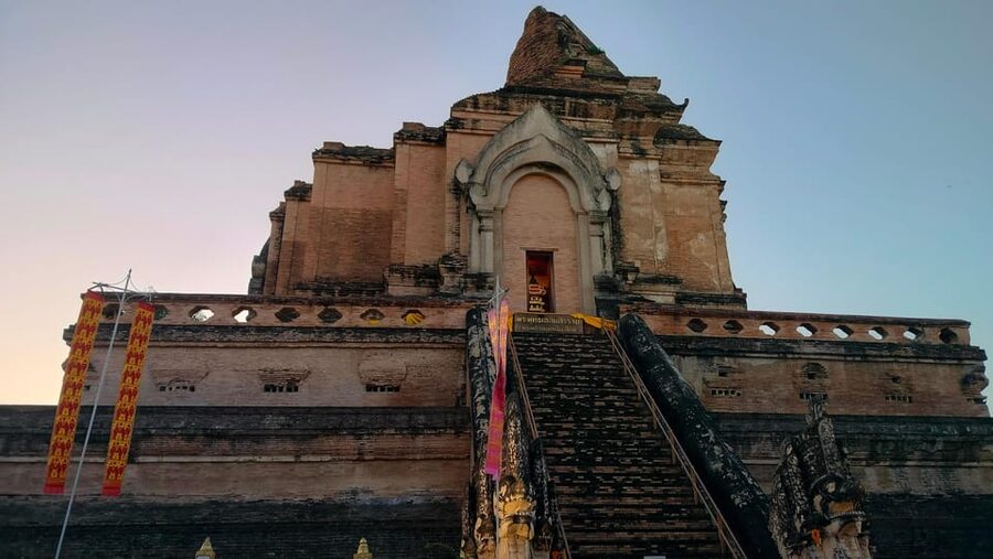 Chiang Mai: Chiang Mai Old City Twilight Walking Tour - Key points at a glance