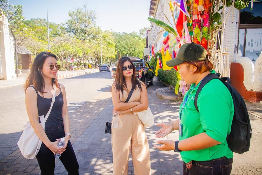 Chiang Mai: Chiang Mai Old City Twilight Walking Tour - Who should book this Old City walk?