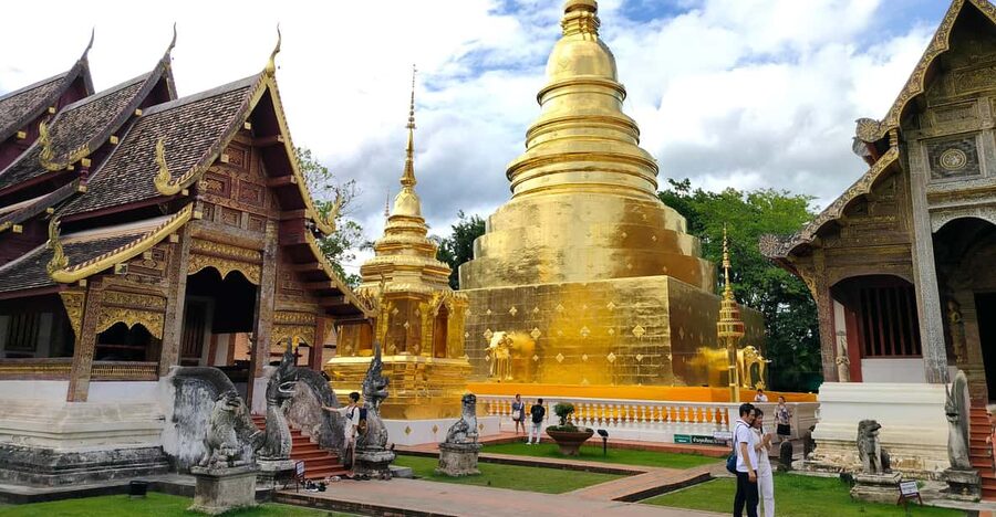 Chiang Mai: Chiang Mai Old City Twilight Walking Tour - Meeting at Wat Phra Singh