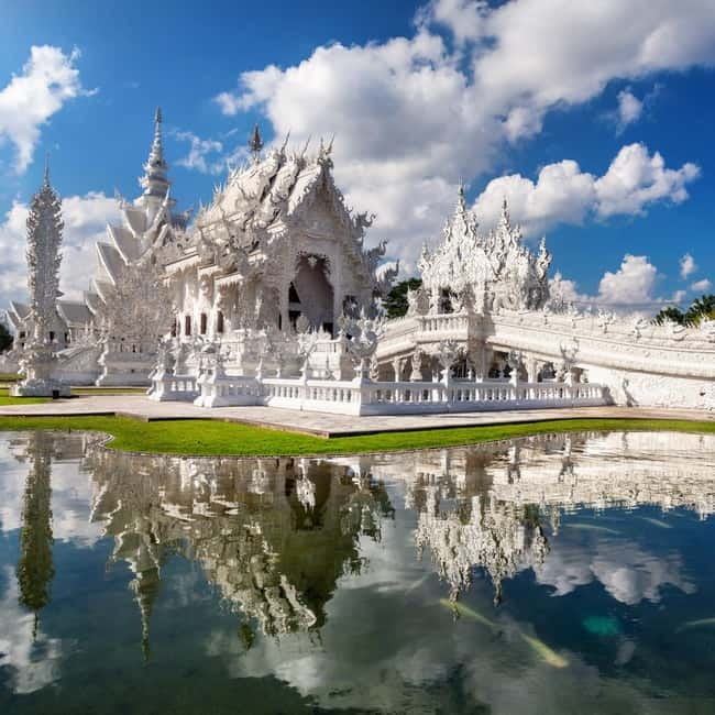 Chiang Mai: Chiang Rai Famous Temples & Hot Springs Day Trip - Wat Rong Khun deserves the longest visit