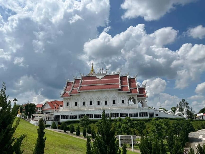 Chiang Mai: Chiang Rai Red, White, and Blue Temples day tour - Why the Chiang Rai day trip takes 12 hours