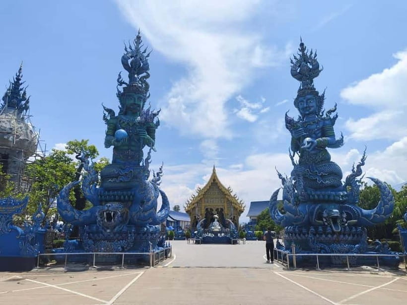 Chiang Mai: Chiang Rai Red, White, and Blue Temples day tour - Lunch and seasonal fruit near the White Temple