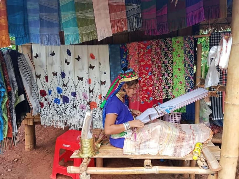 Chiang Mai: Chiang Rai Red, White, and Blue Temples day tour - How good is the guide commentary?
