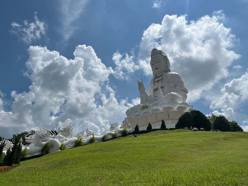 Chiang Mai: Chiang Rai Red, White, and Blue Temples day tour - Mae Kachan Hot Spring: a short break on the road