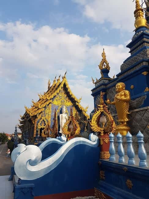 Chiang Mai: Chiang Rai Temples and Long-Neck Karen Village - The Long-Neck Karen village and respectful visits