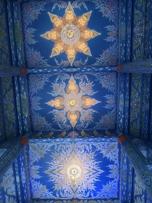 Chiang Mai: Chiang Rai Temples and Long-Neck Karen Village - The guide and group can shape the day