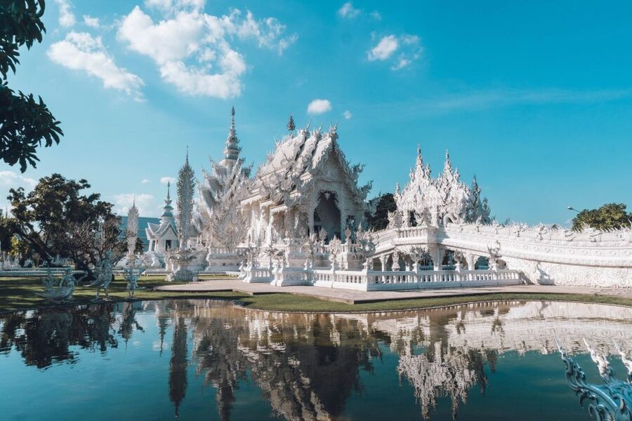 Chiang Mai: Chiang Rai Temples & Black House Discovery Tour - The day in six useful points