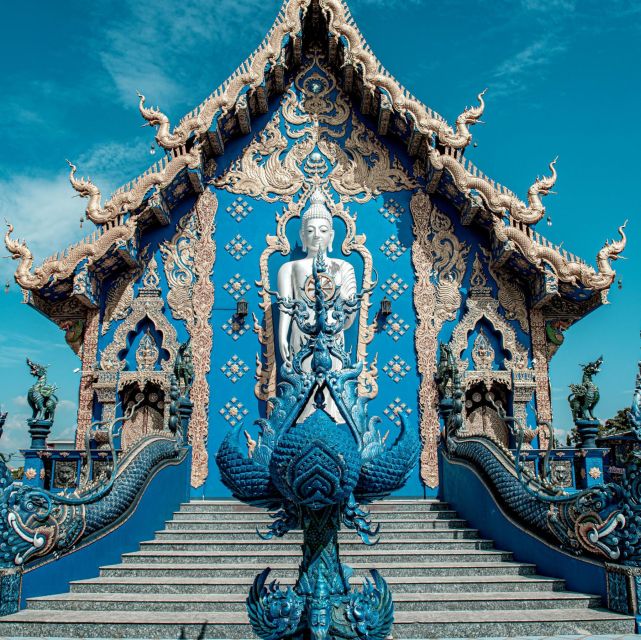 Chiang Mai: Chiang Rai Temples & Black House Discovery Tour - The Blue Temple offers a stronger sense of color