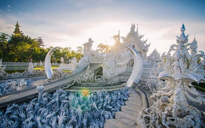 Chiang Mai: Chiang Rai Temples, Golden Triangle & Boat Tour - The Karen village and a difficult cultural question