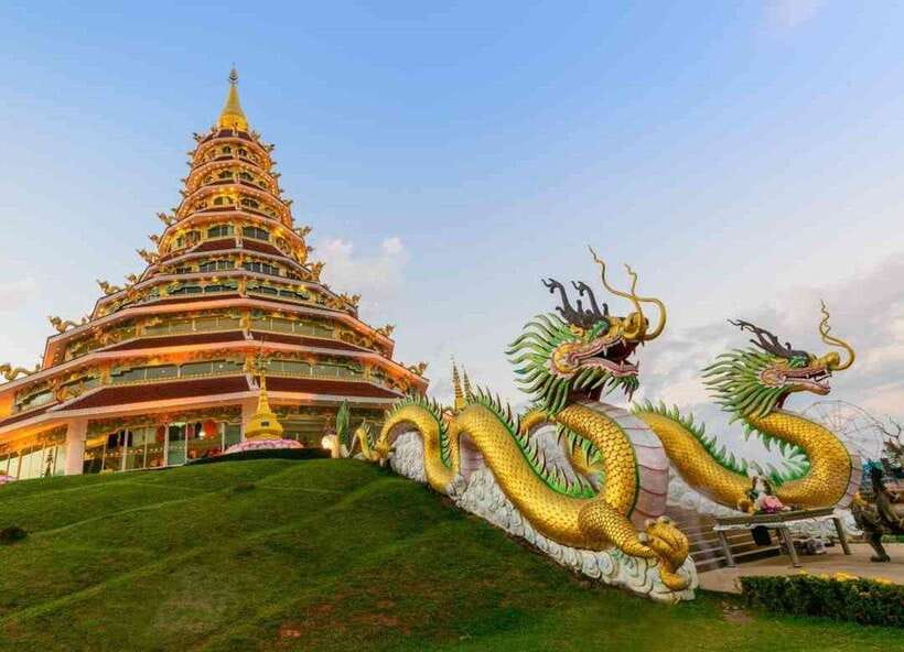 Chiang Mai: Chiang Rai Temples, Karen Tribe and Hot Springs - The Karen long-neck village raises important questions