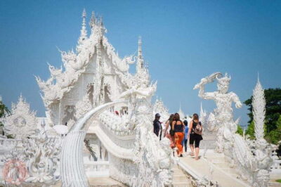 Chiang Rai Temples, Karen Tribe and Hot Springs