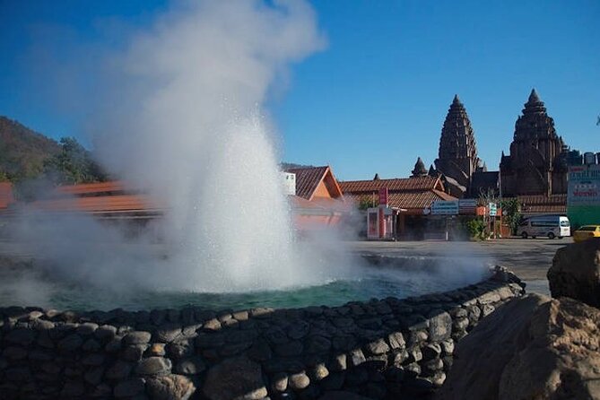 Chiang Mai - Chiang Rai Temples, Long Neck Karen, Golden Triangle - Guides can make or break the experience
