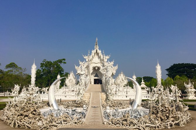 Chiang Mai-Chiang Rai:White+Black+Blue Temple+Golden Triangle+Boat Trip - The Golden Triangle and the Mekong River boat