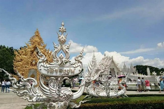 Chiang Mai-Chiang Rai: White Temple-Black Museum-Blue Temple - The Longneck Karen village option