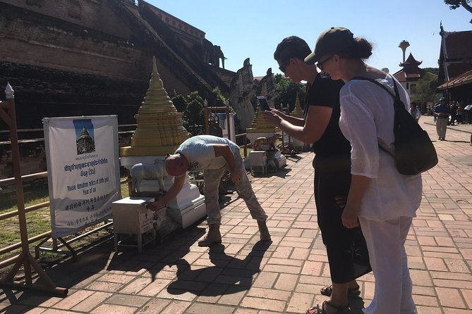 Chiang Mai City Culture Half-Day Cycling Tour - From temples to working crafts