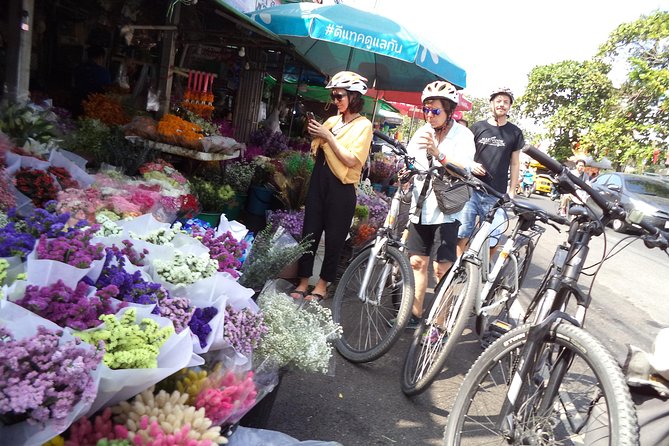 Chiang Mai City Culture Half-Day Cycling Tour - Lunch, bicycles, and what the price covers