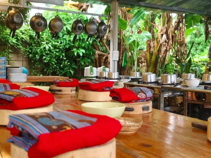 Chiang Mai: Cooking Class, Market & Thai Herbs Garden Tour - Dietary requests and practical comfort