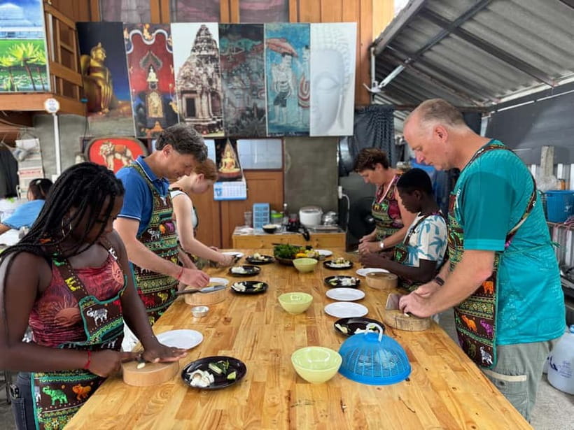 Chiang Mai: Cooking Class with Market and Pickup - Who Will Enjoy Daddy’s Kitchen Most?