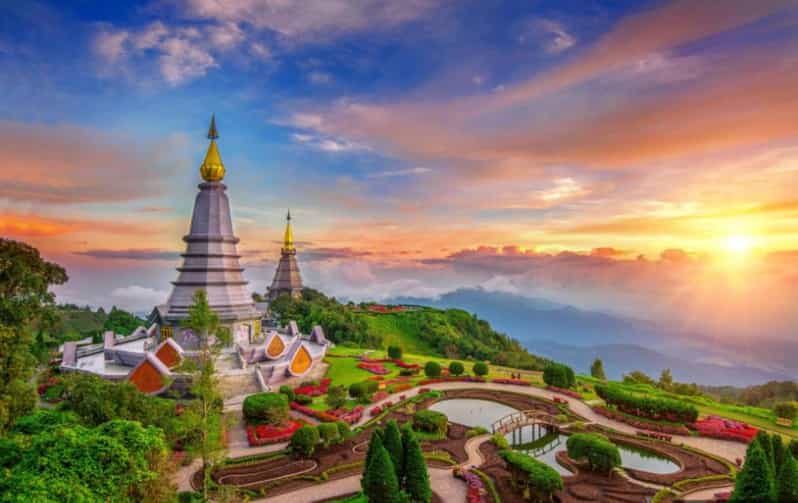 Chiang Mai: Doi Inthanon Park and Pha Dok Siew Hike Day Trip - Walking the Pha Dok Siew Nature Trail