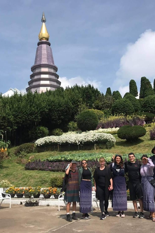 Chiang Mai: Doi Inthanon Park and Pha Dok Siew Hike Day Trip - Wachirathan Waterfall: A Short, Dramatic Stop