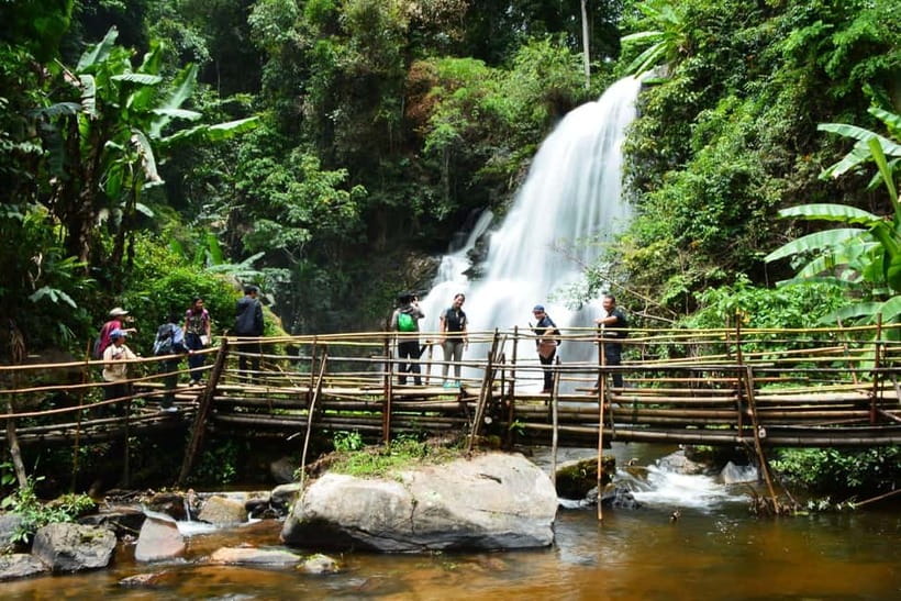 Chiang Mai: Doi Inthanon Trip with Pha Dok Siew Guided Trek - Lunch in the Karen village