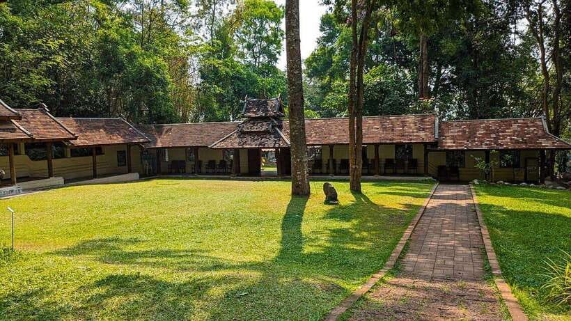 Chiang Mai: Doi Suthep and Wat Pha Lat Temple Evening Tour - What the $22 price really includes