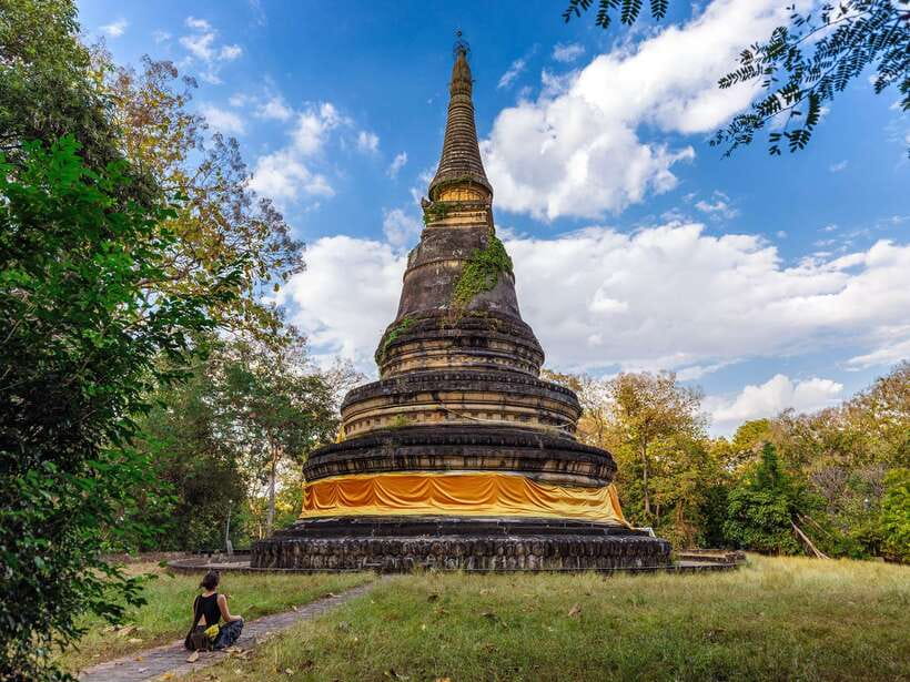 Chiang Mai: Doi Suthep, Wat Umong, and Pha Lat Sunrise Tour - Climbing the 309 steps to Doi Suthep
