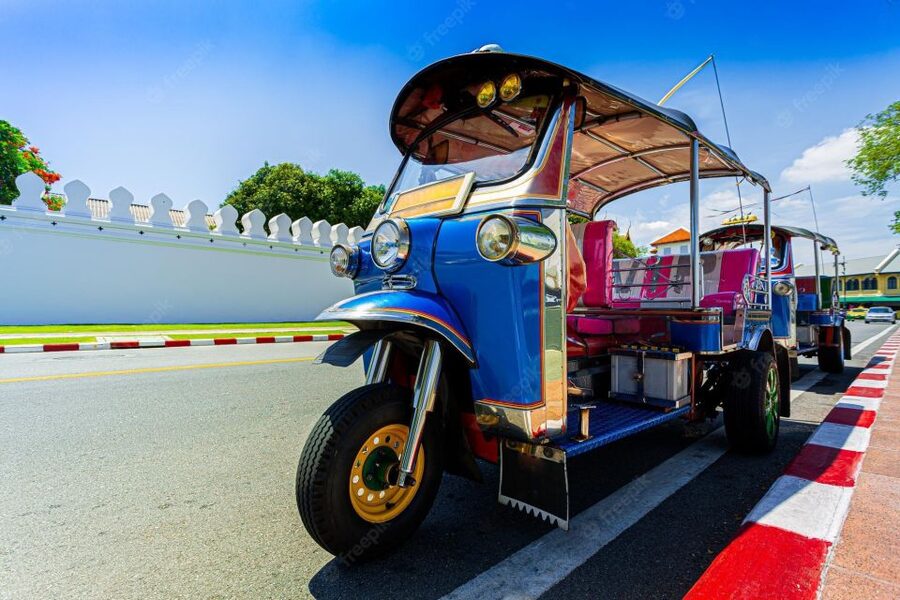 Chiang Mai: Exploration of Old City by Private Tuk-Tuk - Be alert for shopping stops