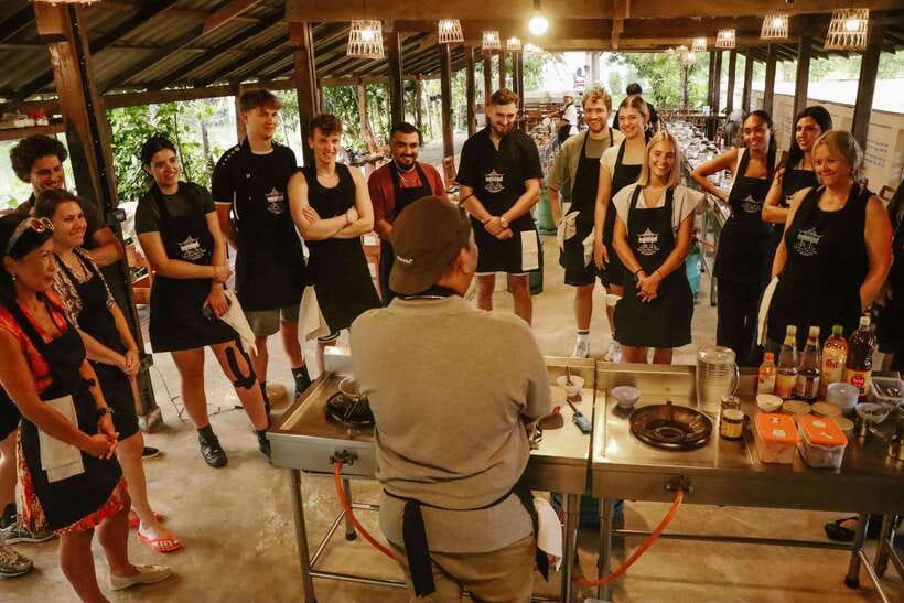 Chiang Mai: HALF-DAY COOKING COURSE at a Thai Cooking Farm - From Chiang Mai hotel to the morning market