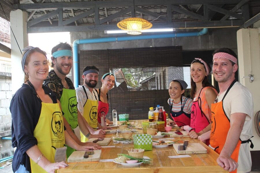 Chiang Mai: Half Day Evening Cooking Class with Market Tour - Tasting the results and taking recipes home