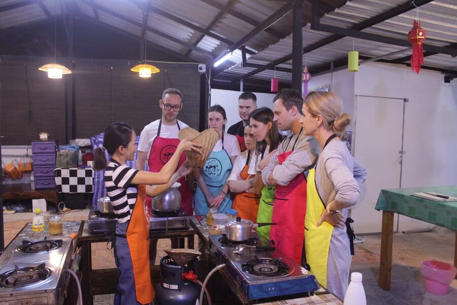 Chiang Mai: Half Day Morning Cooking Class with Market Tour - Choosing five dishes instead of following one fixed menu