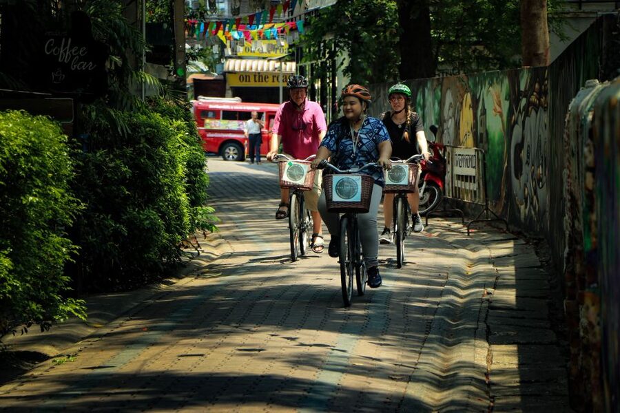 Chiang Mai: Half-Day Old Town Cycling Tour - A blacksmith community and working traditions