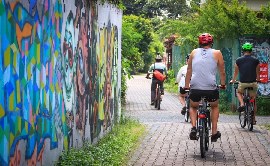 Chiang Mai: Half-Day Old Town Cycling Tour - Who will enjoy this cycling tour most