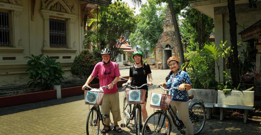 Chiang Mai: Half-Day Old Town Cycling Tour - Pedaling through old town lanes