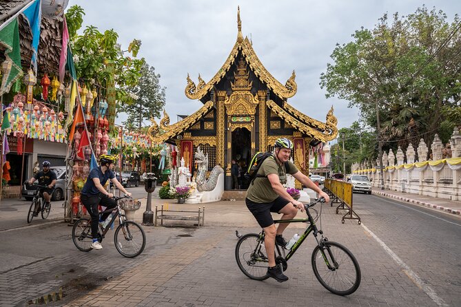 Chiang Mai: Historic Old City Bike Tour - Morning or Night - Key points at a glance