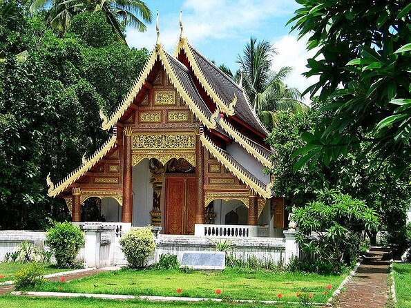 Chiang Mai: Historic Old City Bike Tour - Morning or Night - Tha Phae Gate and the old trading entrance