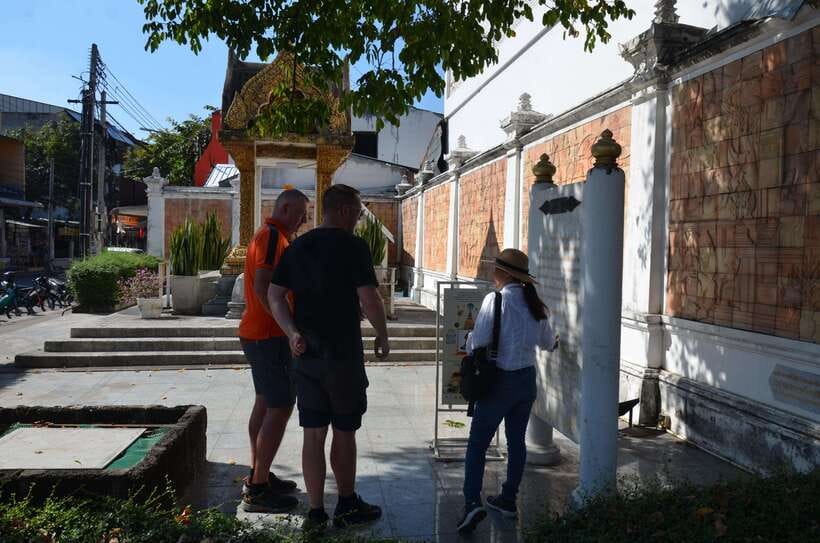 Chiang Mai: Historic Temples and City Guided Walking Tour - Wat Phra Singh and classic Lanna design