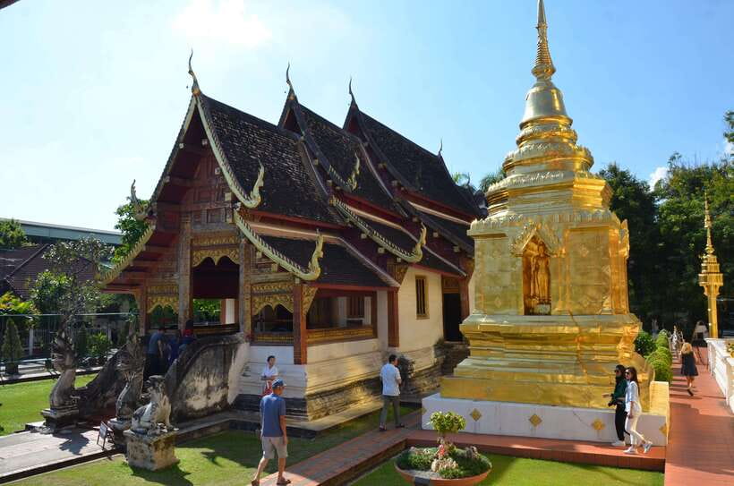 Chiang Mai: Historic Temples and City Guided Walking Tour - Wat Chedi Luang, the dramatic final stop