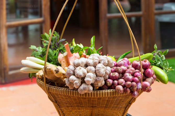 Chiang Mai Home Cooking Class with Garden Tour & Hotel Transfers - A short ride from Chiang Mai to Pea’s teak home
