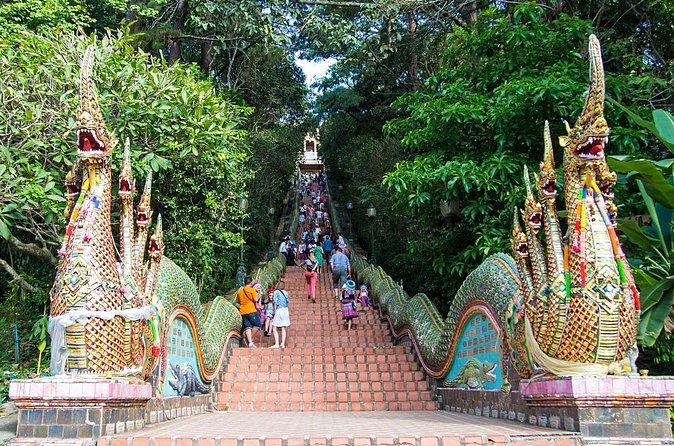 Chiang Mai Iconic Temples and City Tour - What the guide can add to the temples