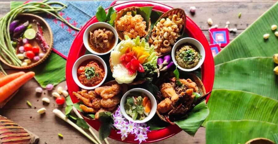 Chiang Mai: Khantoke Dinner with Traditional Performance - The Northern Thai menu, dish by dish