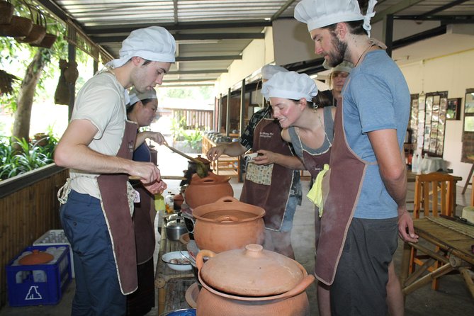 Chiang Mai Lanna Northern Thai Cooking Experience with Locals - Eating together like a local family