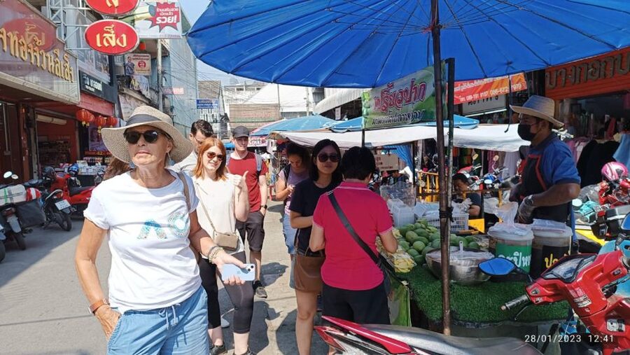 Chiang Mai: Local Food and Markets Guided Walking Tour - Warorot Market is the tour’s main food lesson