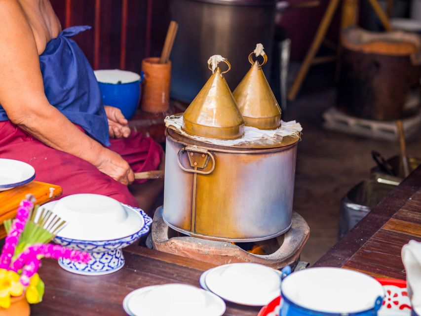 Chiang Mai: Local Food and Markets Guided Walking Tour - Mango sticky rice supplies the sweet middle course