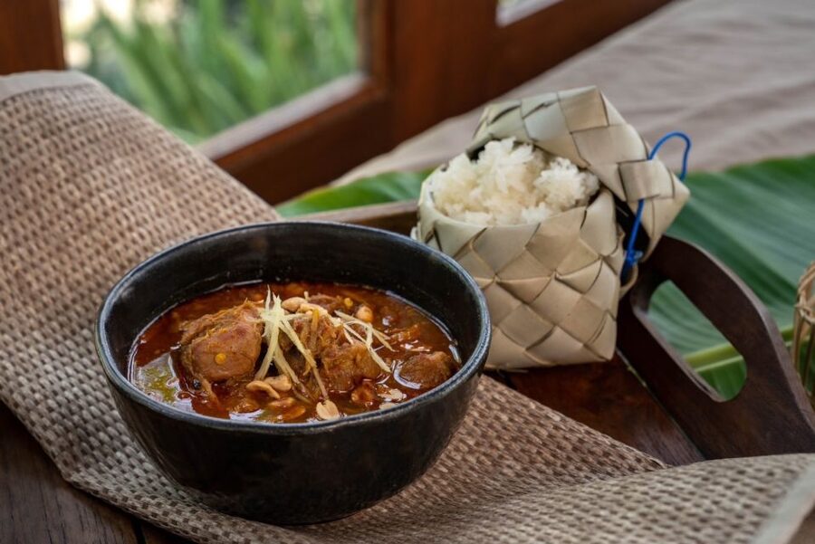 Chiang Mai: Local Northern Thai Cooking Class at Grandma's - Group size and the role of the instructor