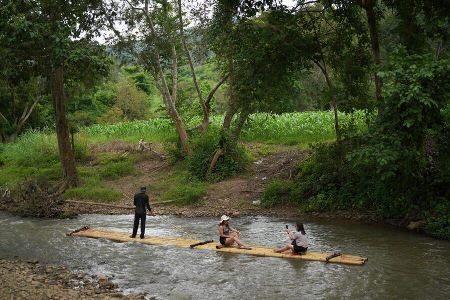 Chiang Mai: National Elephant Care, Rafting, & Ziplines Trip - The guide makes a real difference