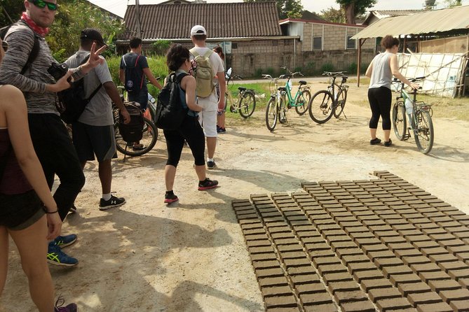 Chiang Mai Paradise Full-Day Cycling Adventure Tour - How the guides affect the day