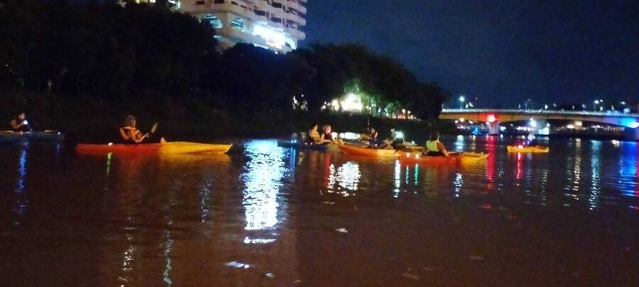 Chiang Mai: Ping River Night Kayaking into City Center - Guides who make the difference