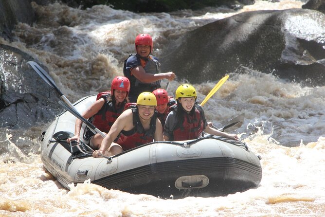 Chiang Mai Rafting in Mae Taeng River with Thai Buffet - Taking on the Grade 3 and 4 rapids