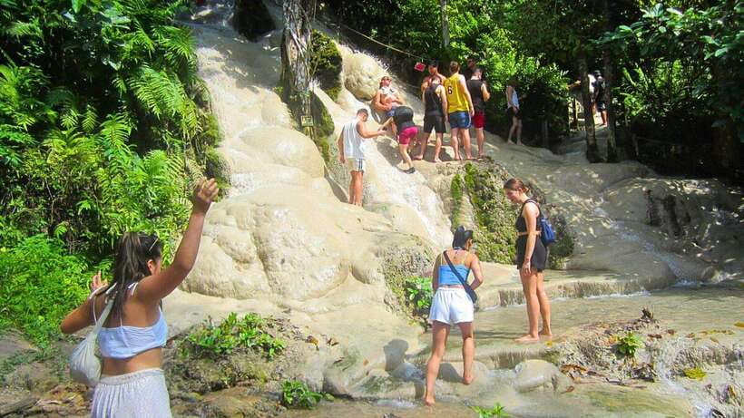 Chiang Mai: Sticky Waterfall, Chet Si Fountain Park Transfer - Why Sticky Waterfall is different from an ordinary cascade